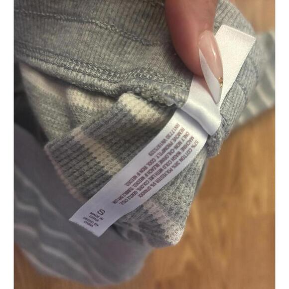 Gillian O’Malley Stripe Pajama Set Size Small - Picture 9 of 9